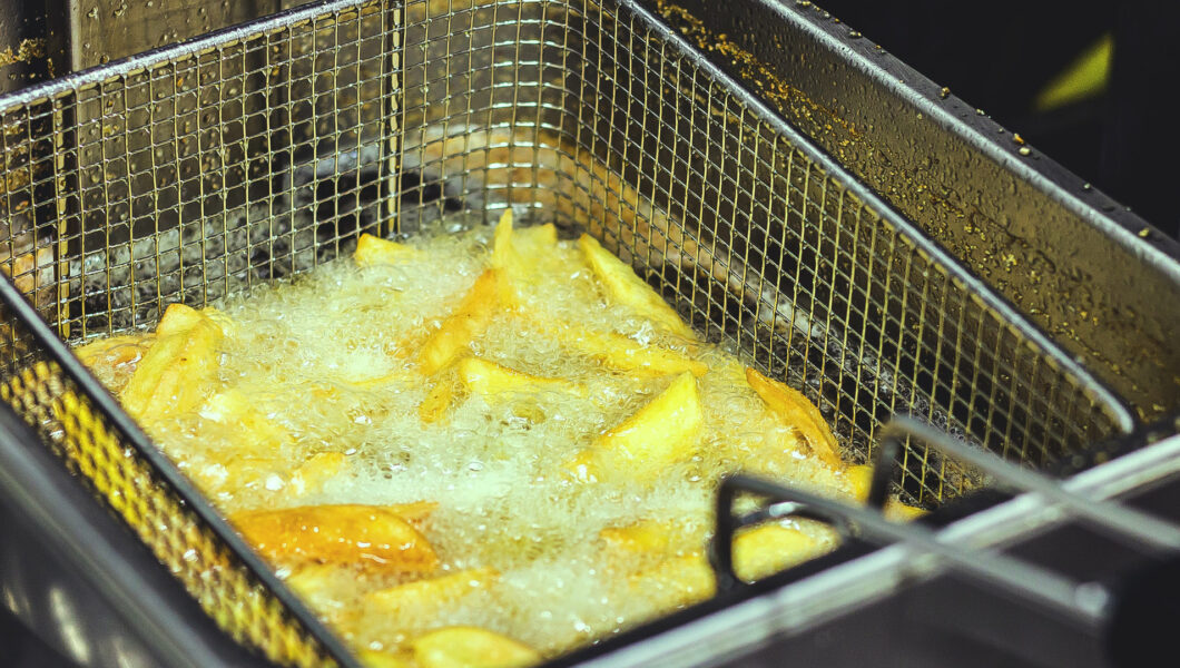 Frittura-patatine-in-friggitrice